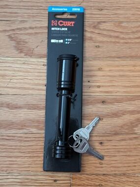 CURT Hitch Lock with Keys - Black